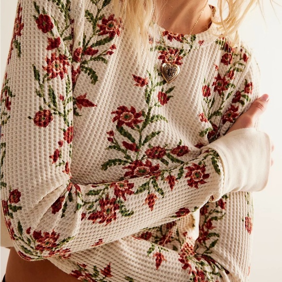 We The Free Pretty Little Thermal - Picture 5 of 9